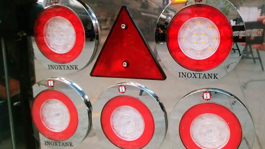 Inoxtank-Juego-de-luces-led